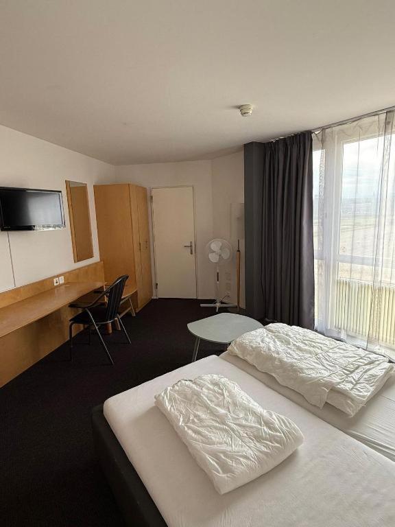 Hotel East End Фрауэнфельд Экстерьер фото
